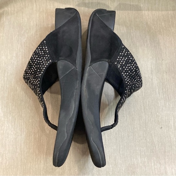 FITFLOP Sz 9 Flare Front Post Thong Rounded Studs Comfort Sole Sandals - Picture 5 of 11